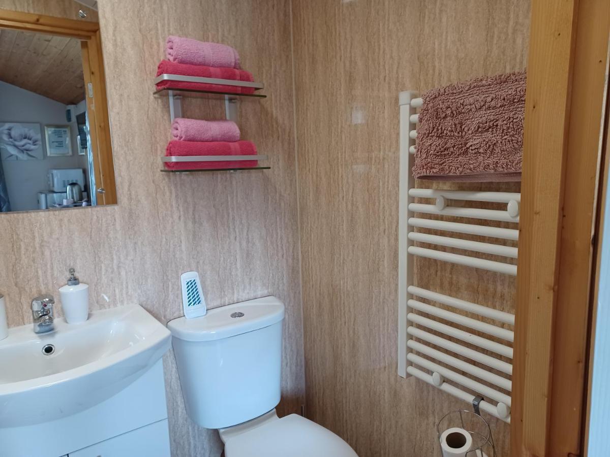 Dunroaming Cabin Pendine Luaran gambar