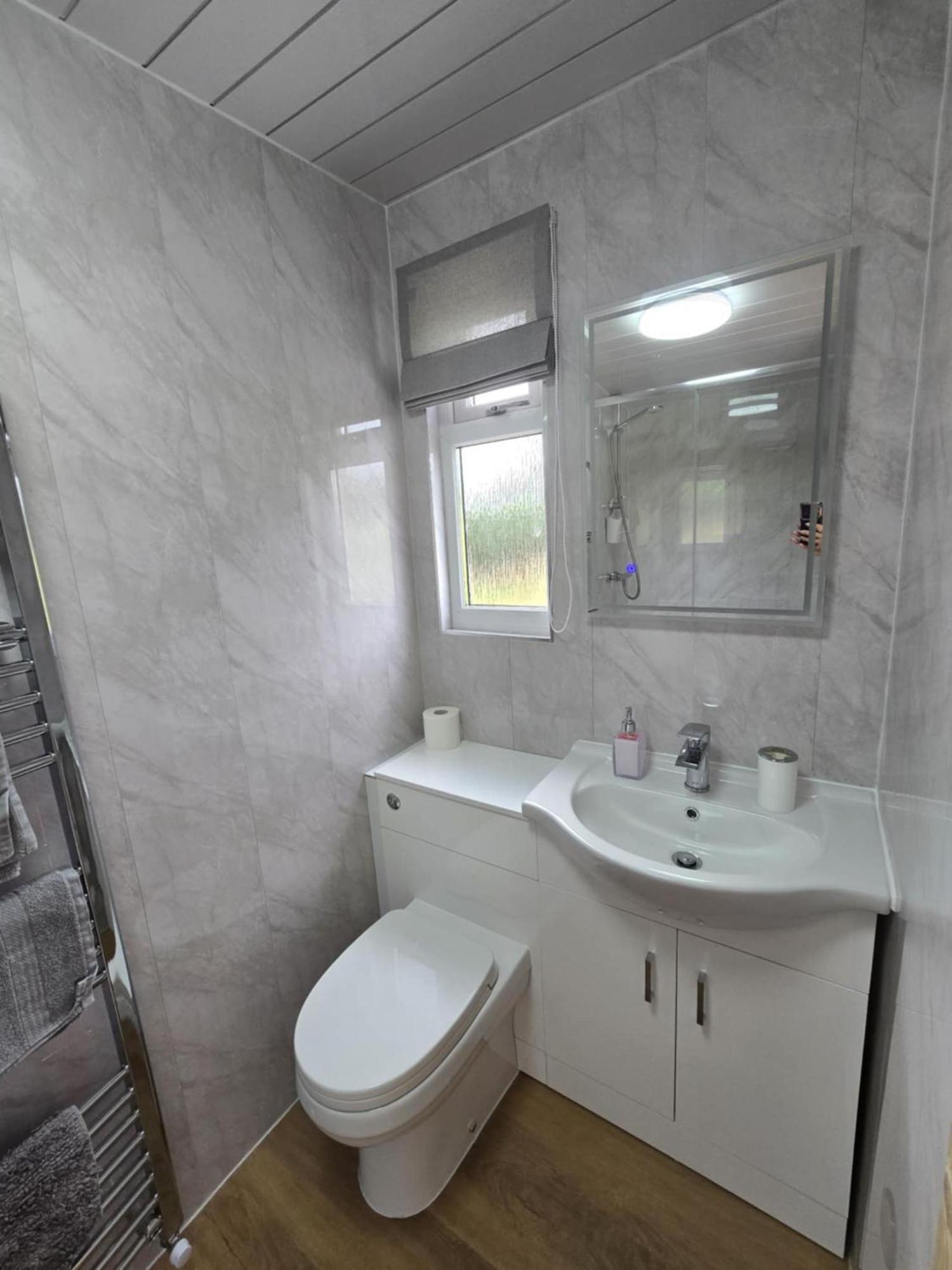 Dunroaming Cabin Pendine Luaran gambar