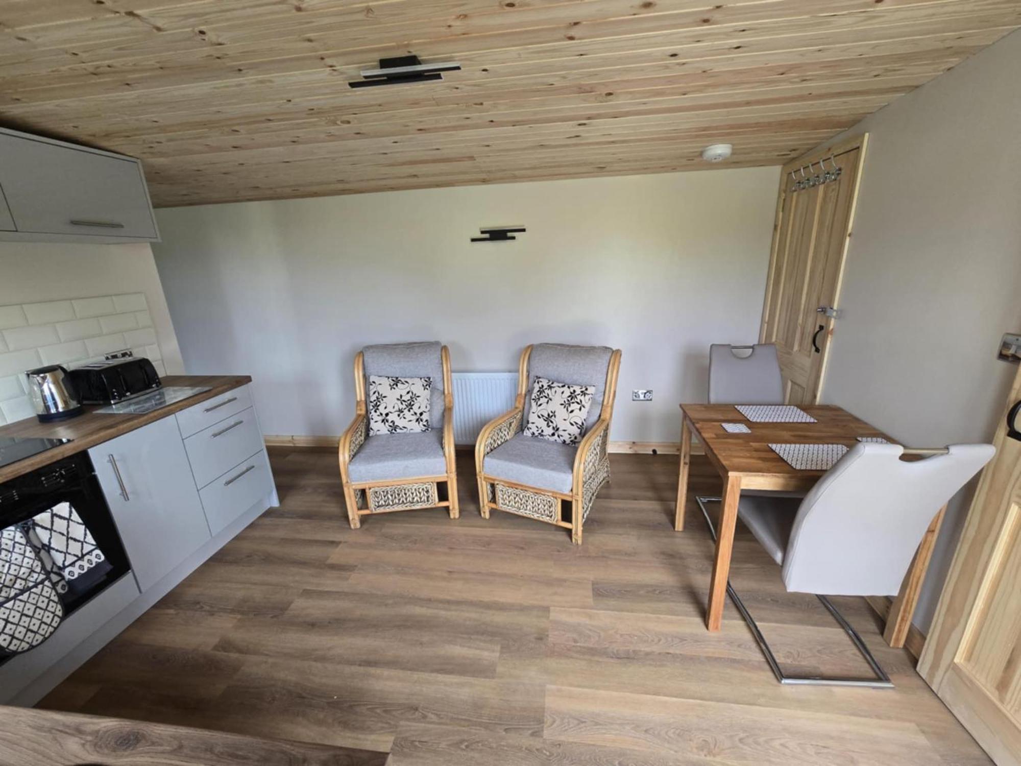 Dunroaming Cabin Pendine Luaran gambar